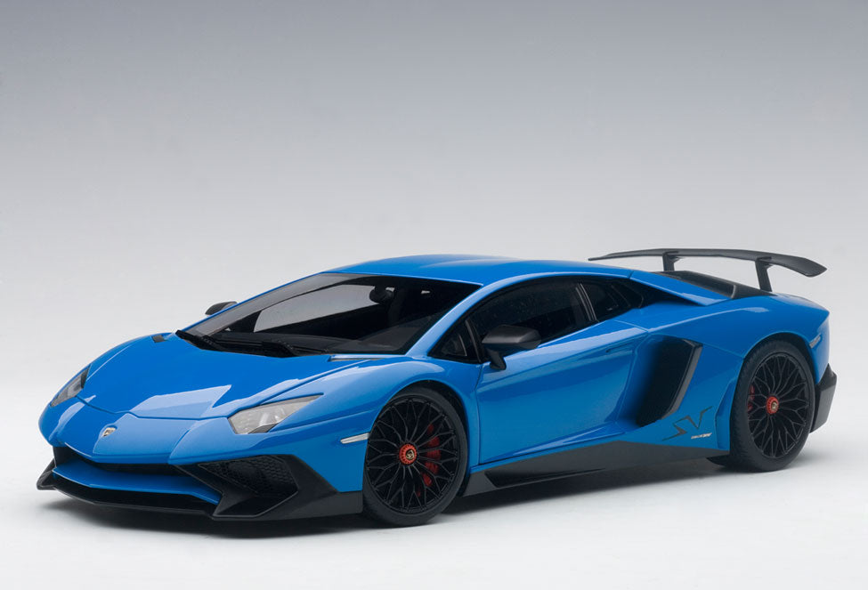 Lamborghini Aventador LP750-4 SV 1:18
