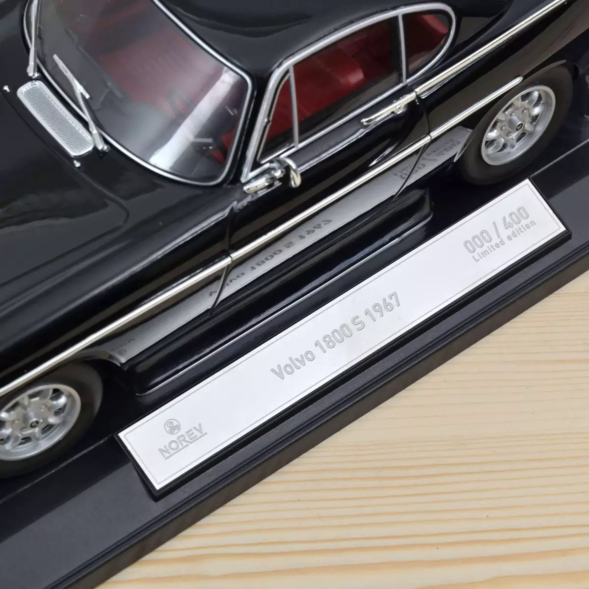 Volvo 1800 S 1:18