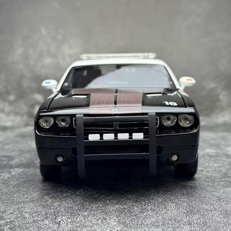 Dodge Challenger 2006 1:18