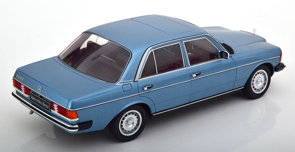 Mercedes 230E W123 1975 1:18