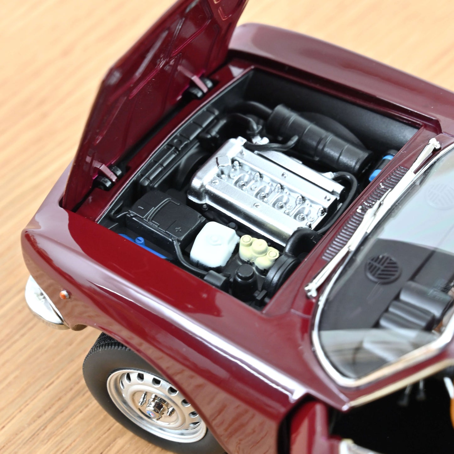 Alfa Romeo 2000 GTV 1:18