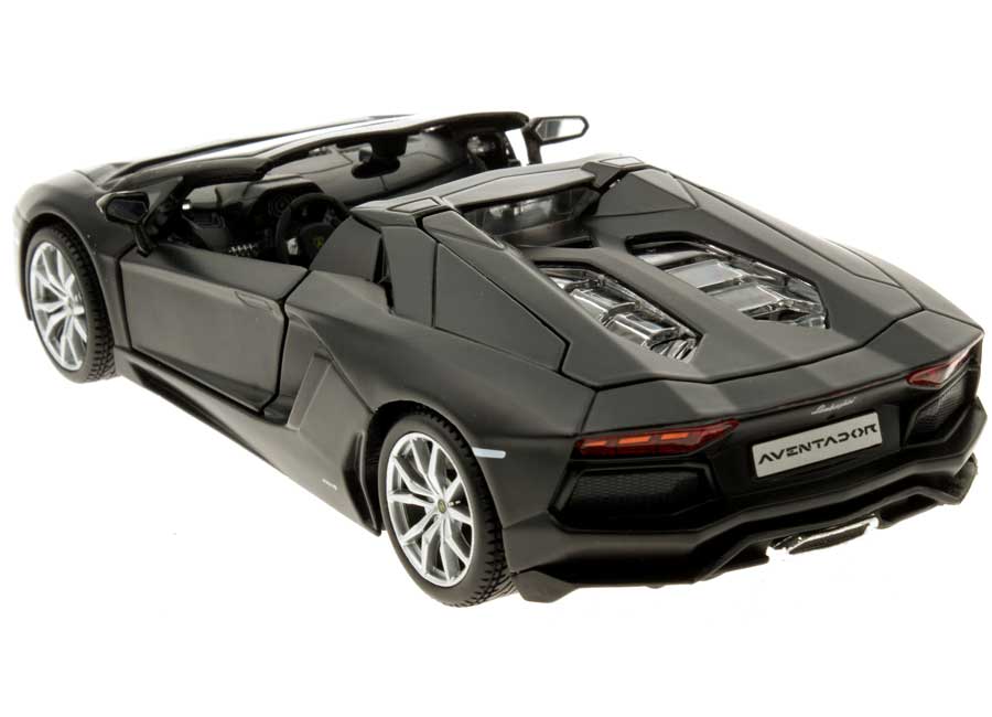 Lamborghini Aventador LP 700-4 Roadster 1:24