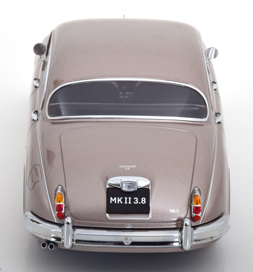 Jaguar MK II 1:18