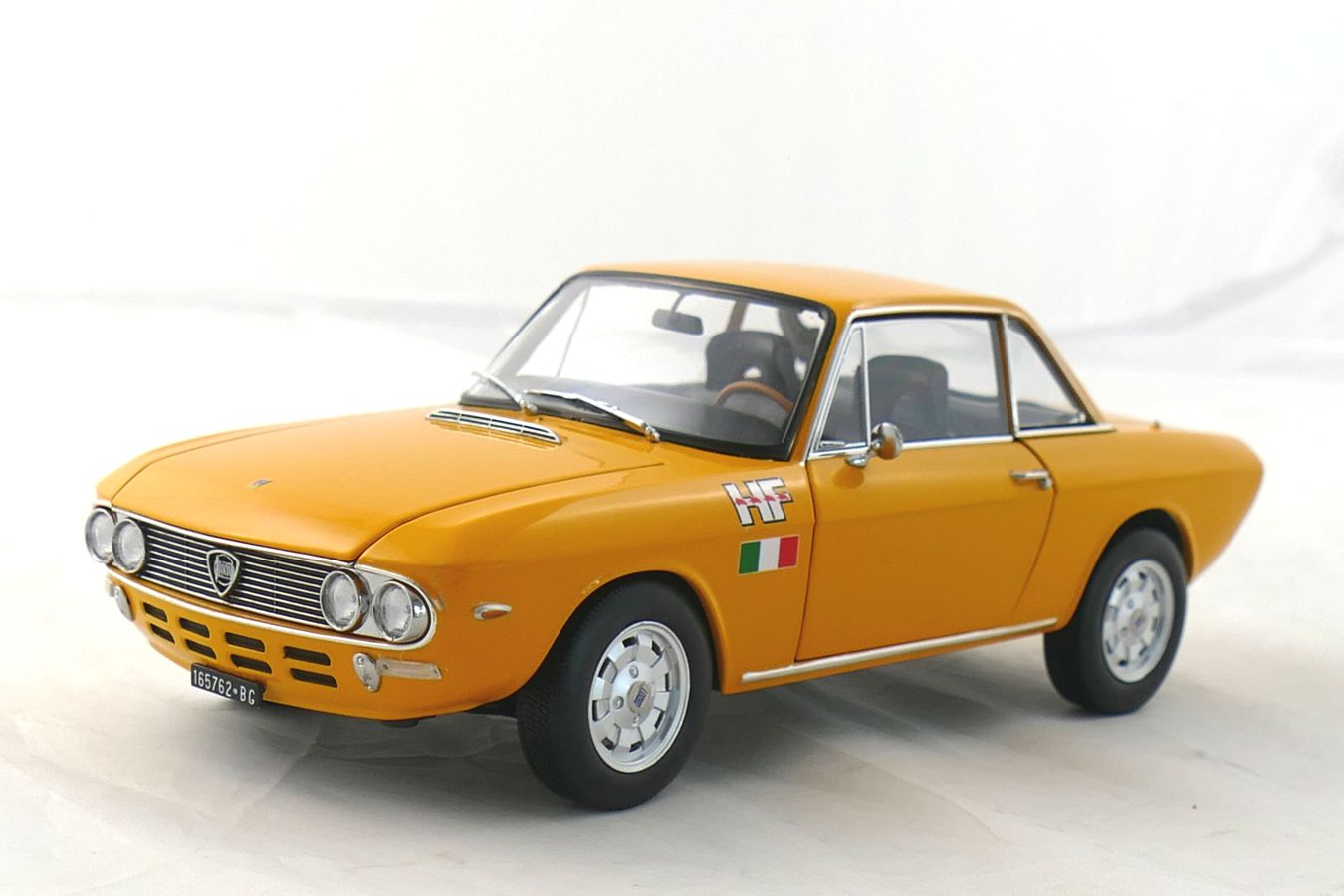 Lancia Fulvia 1600 HF Lusso (1971) 1:18