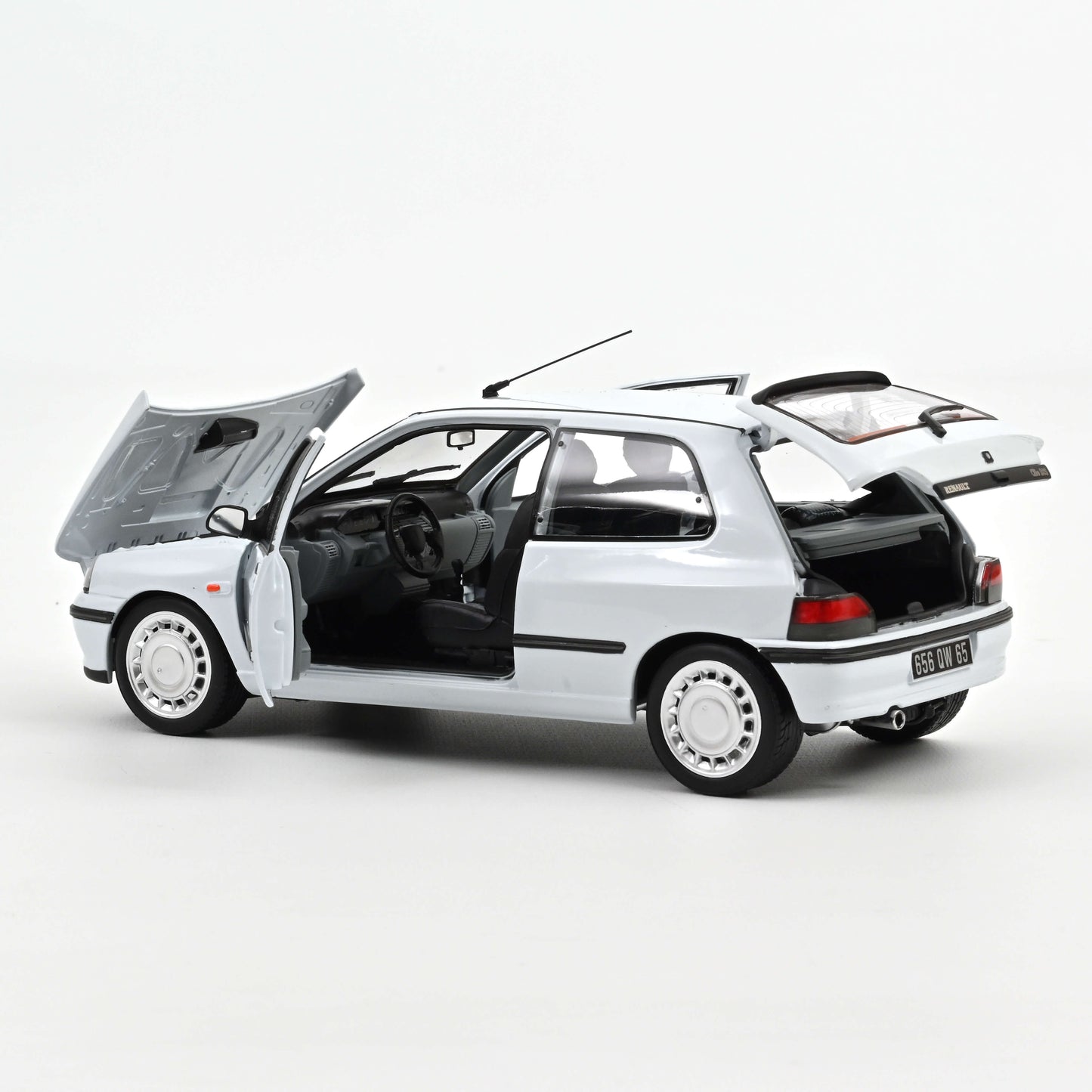 Renault Clio 16S 1991/92 1:18