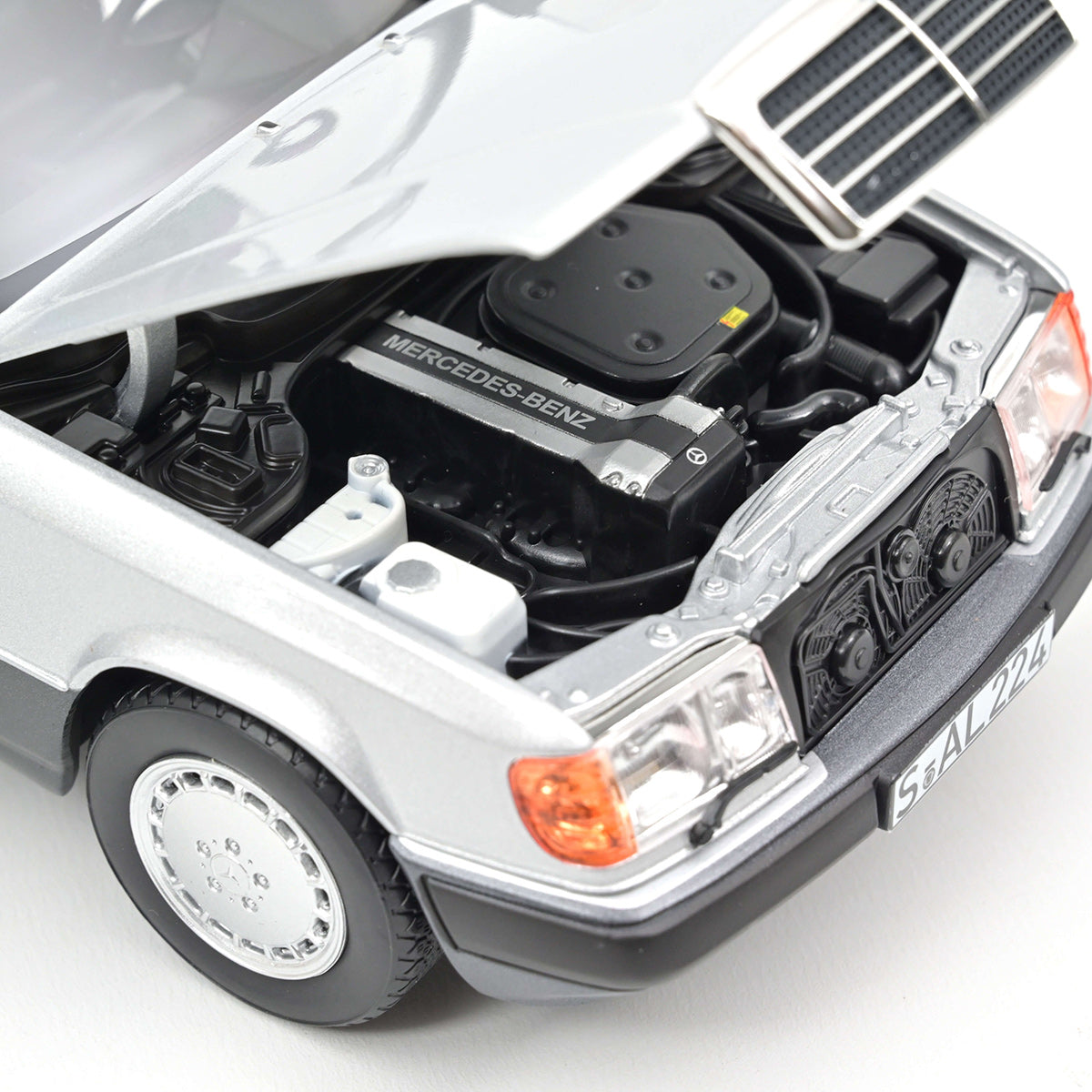 Mercedes 300 CE-24 Coupé 1990 1:18