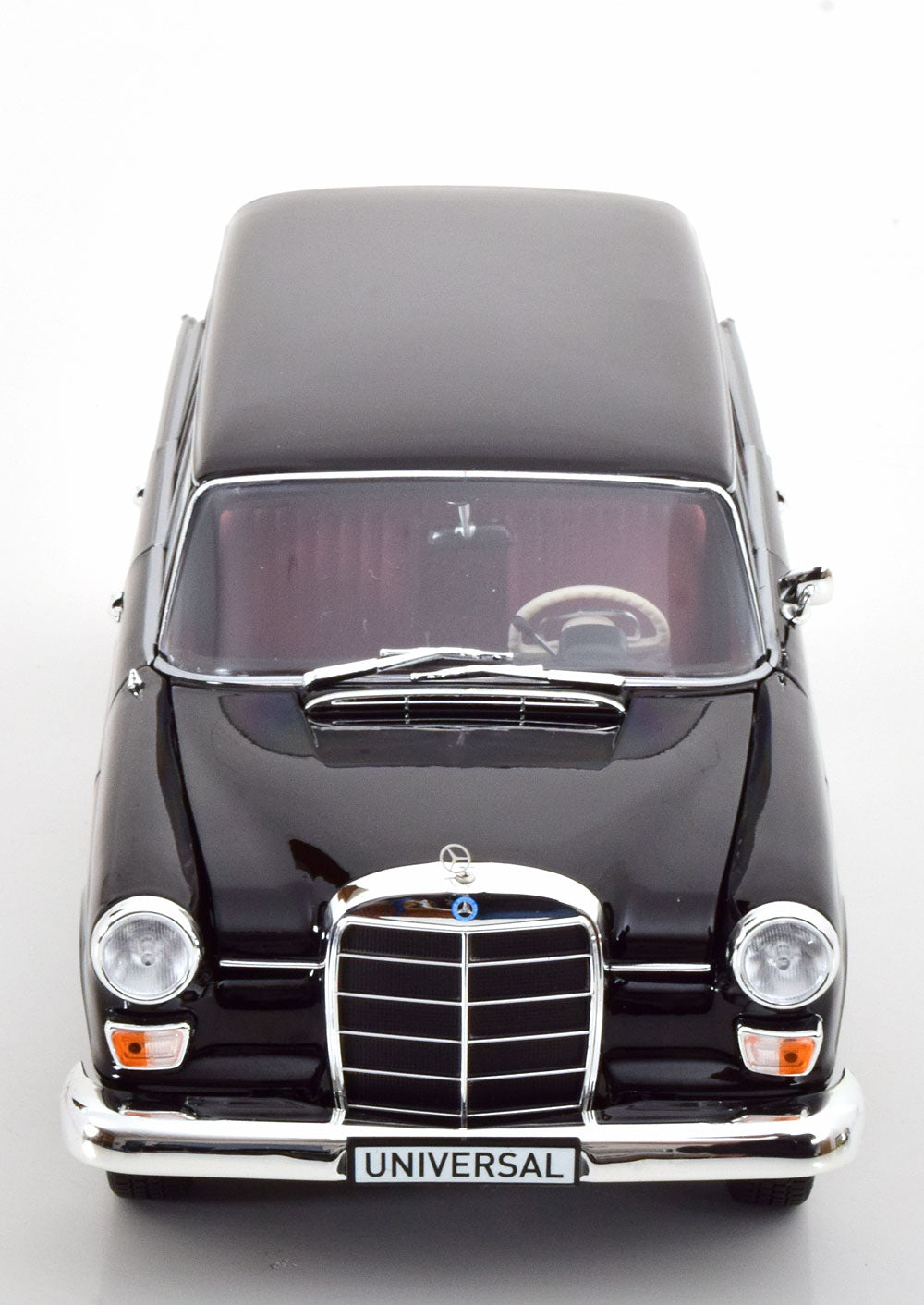 Mercedes 200 Universal W110 B II 1966 1:18