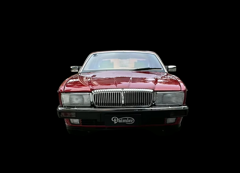 Jaguar XJ40 1:18