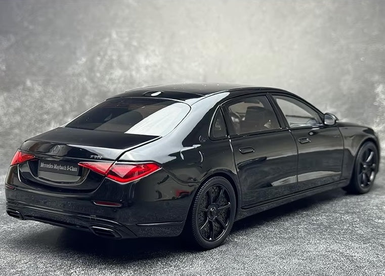 Mercedes-Benz Maybach S-Class S680 1:18