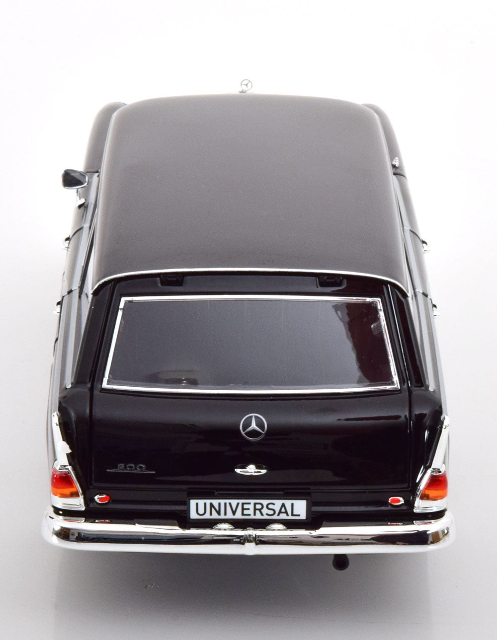 Mercedes 200 Universal W110 B II 1966 1:18