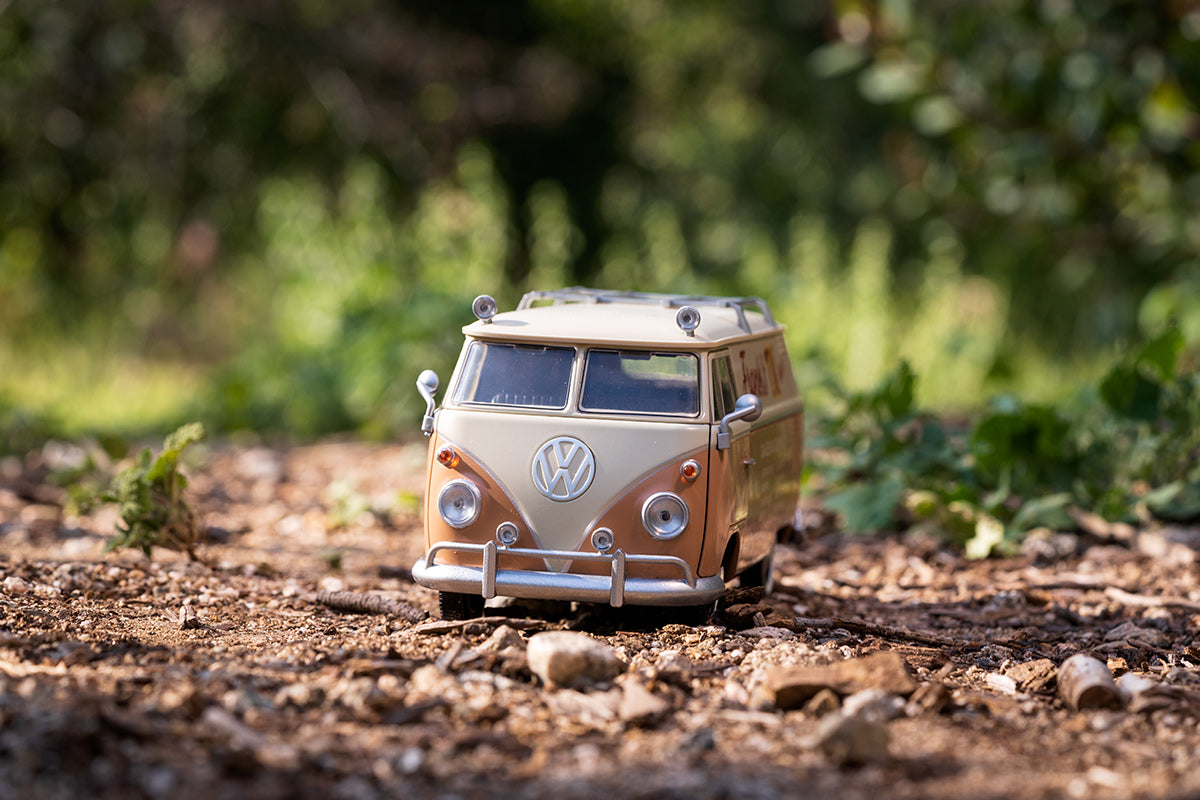 Volkswagen VW Bus Transformers T7 Wheeljack 1:24