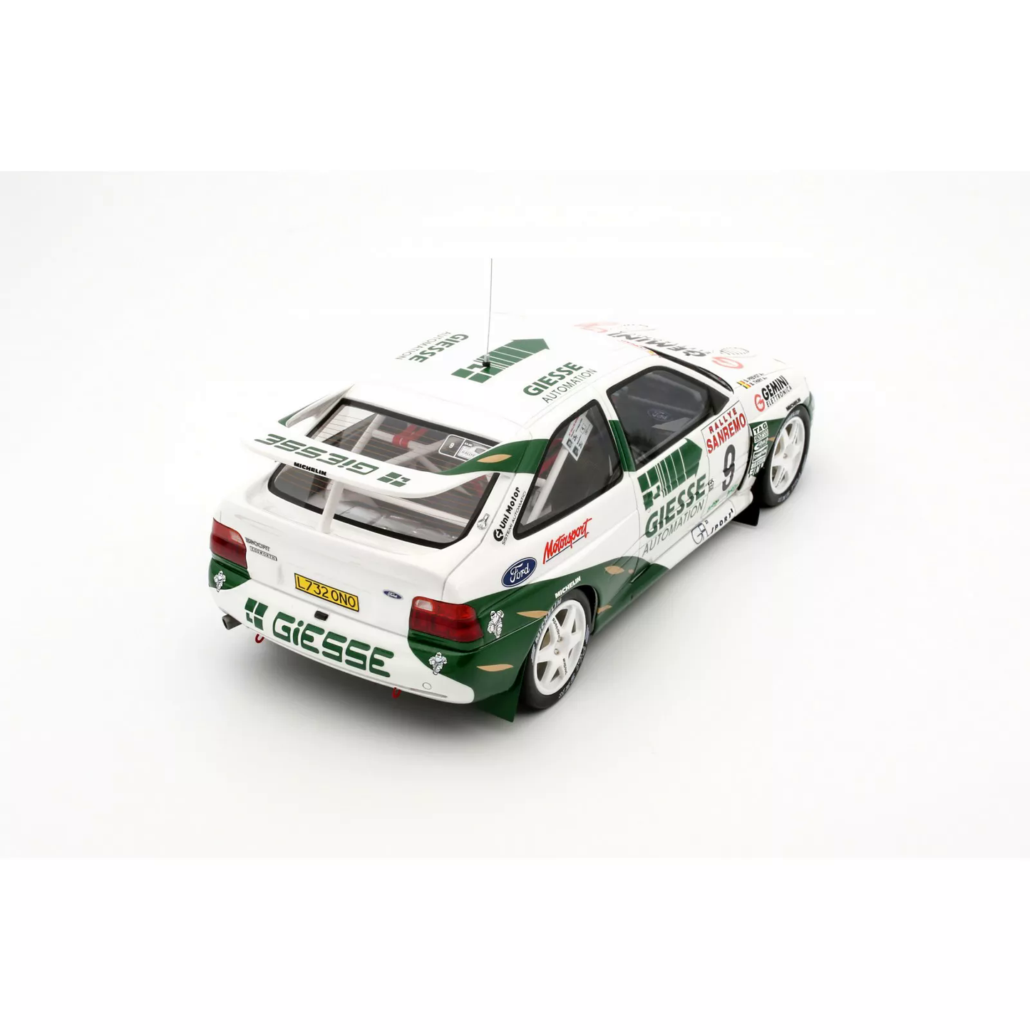 Ford Escort RS Cosworth GR.A WHITE/B. THIRY Rally Europe San Remo 1994 1:18