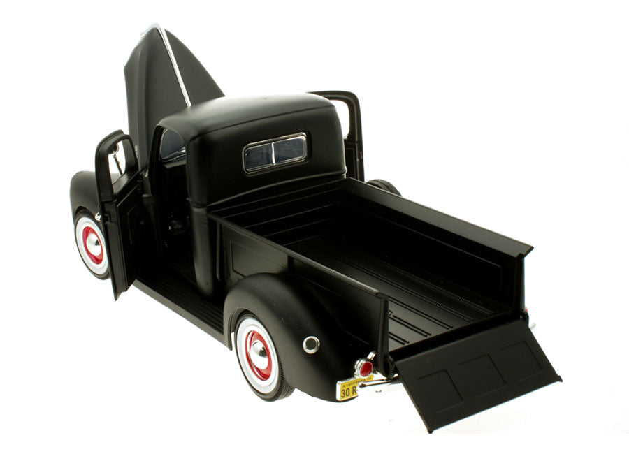 Ford Pick-Up 1:18