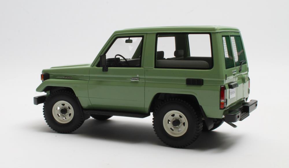 Toyota Landcruiser BJ70 1:18