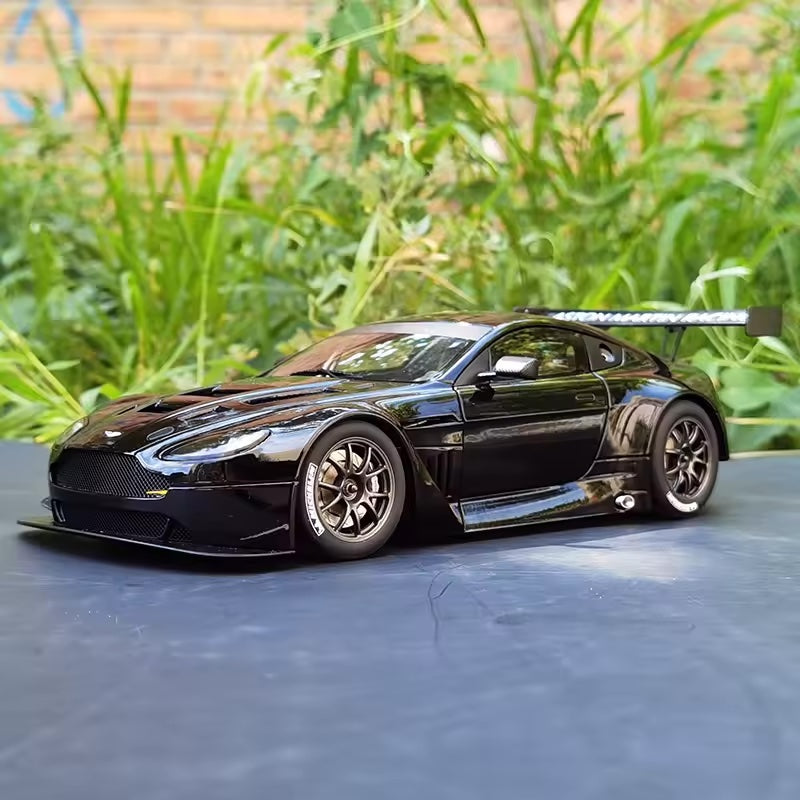 Aston Martin Vantage V12 GT3 1:18