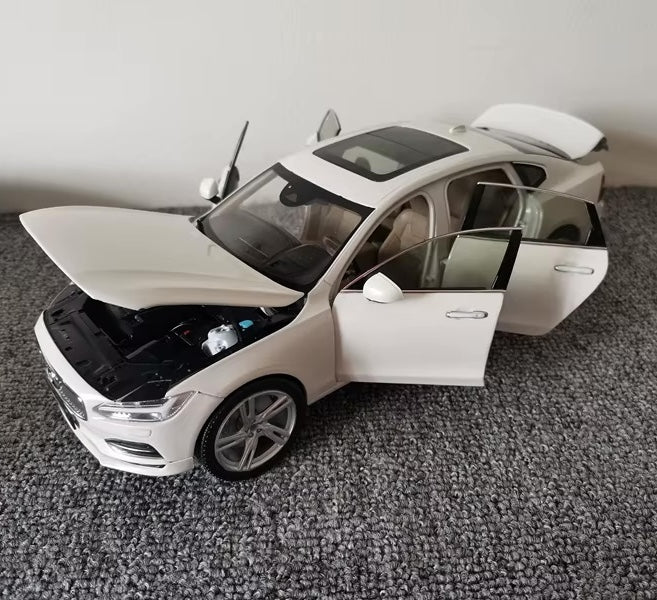 Volvo S90 1:18