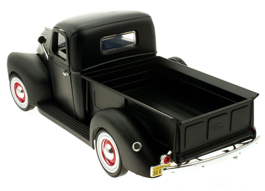 Ford Pick-Up 1:18