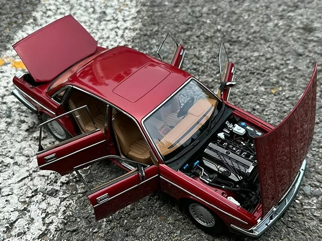Jaguar XJ40 1:18