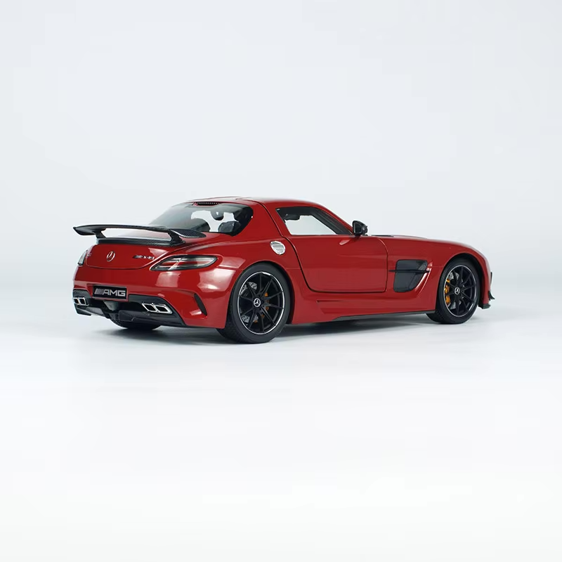 Mercedes-Benz SLS AMG 1:18