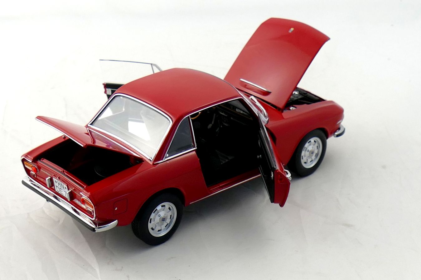 Lancia Fulvia 1600 HF Lusso (1971) 1:18