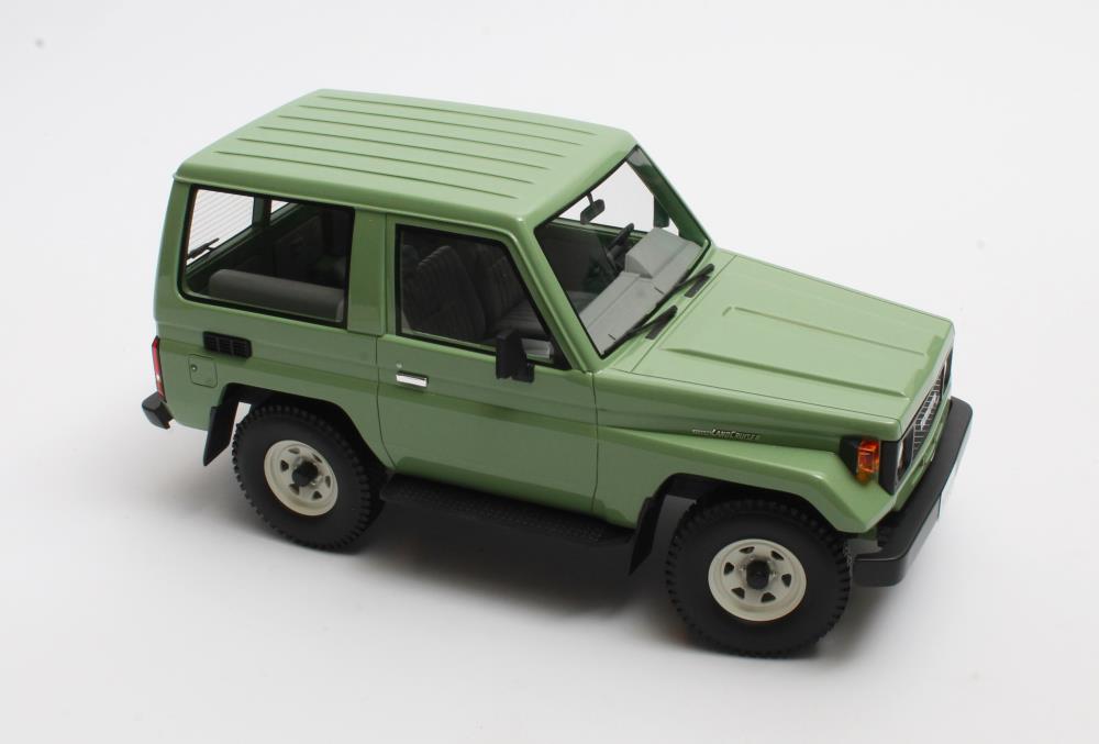 Toyota Landcruiser BJ70 1:18