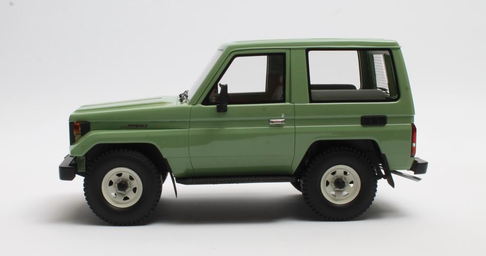 Toyota Landcruiser BJ70 1:18