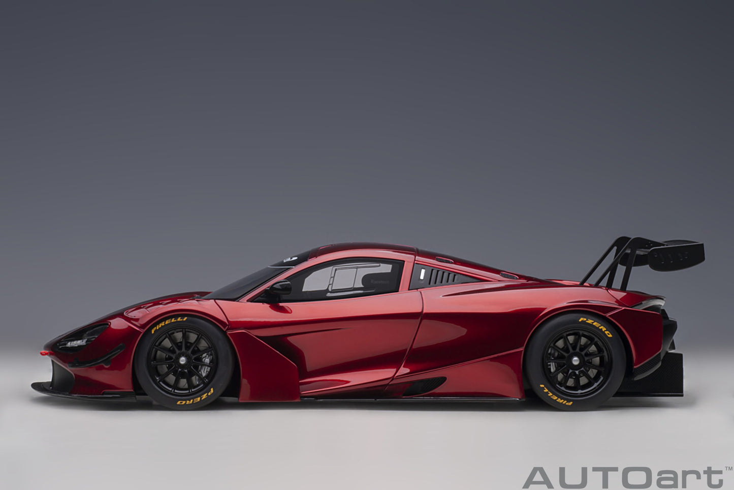 McLAREN 720S GT3 1:18