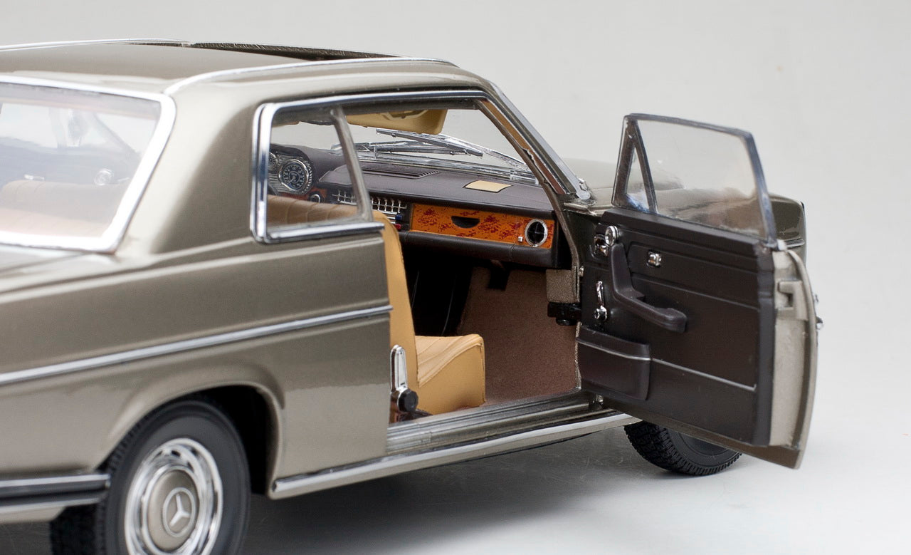 Mercedes Strich 8 Coupé 1973 1:18