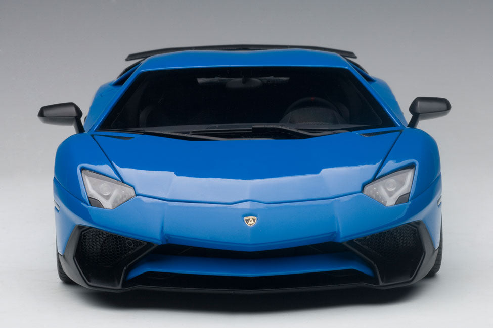 Lamborghini Aventador LP750-4 SV 1:18