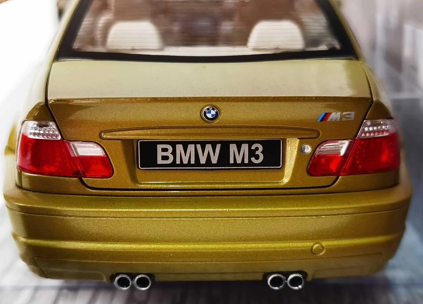 BMW E46 M3 2000 1:18