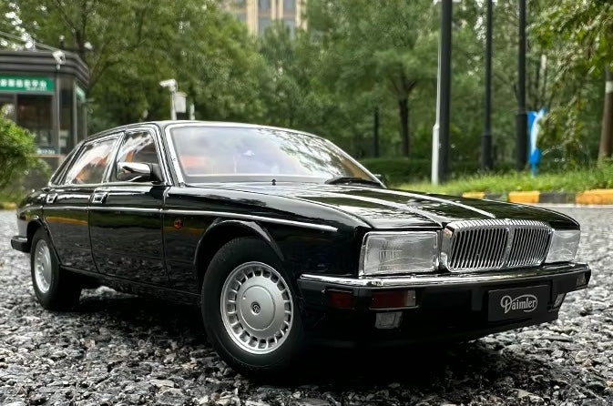 Jaguar XJ40 1:18