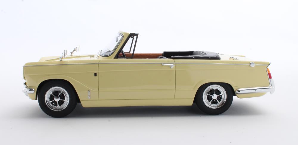 Triumph Vitesse DHC 1:18