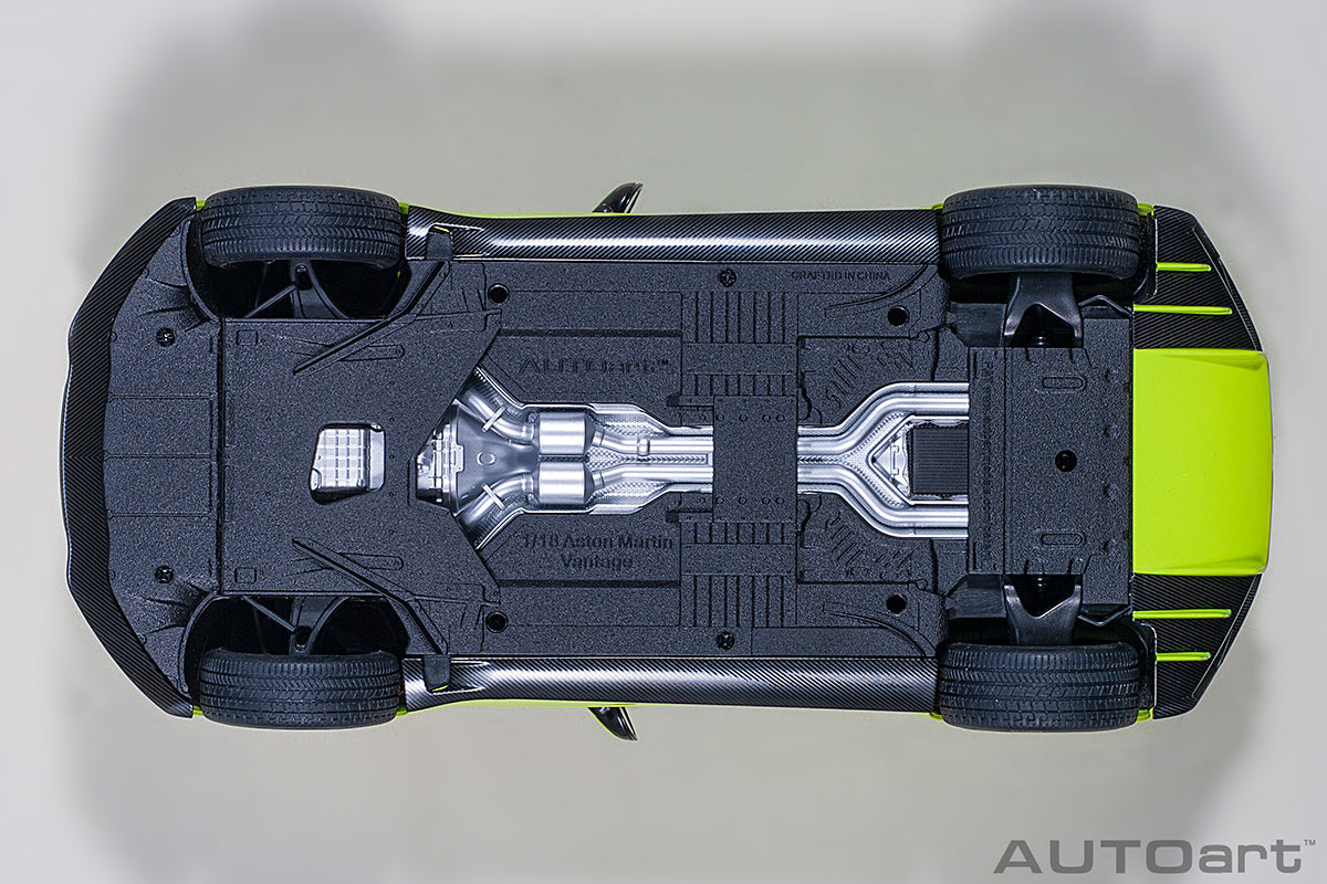 Aston Martin Vantage 1:18