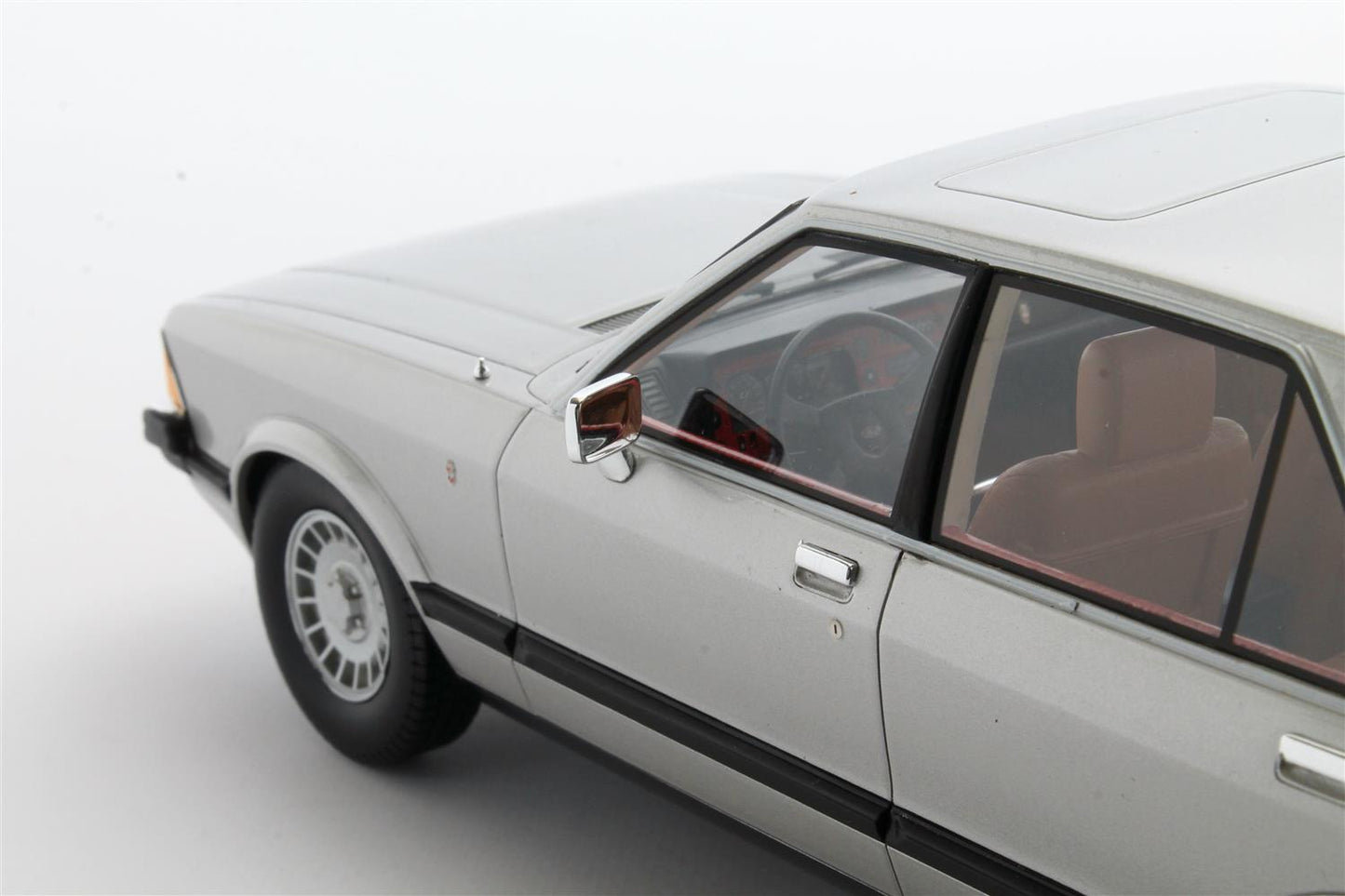 Ford Granada 2.8 Ghia Saloon 1978 1:18