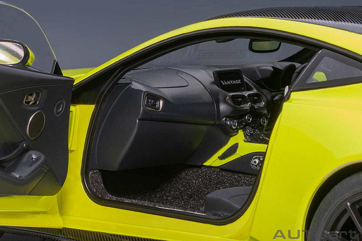 Aston Martin Vantage 1:18
