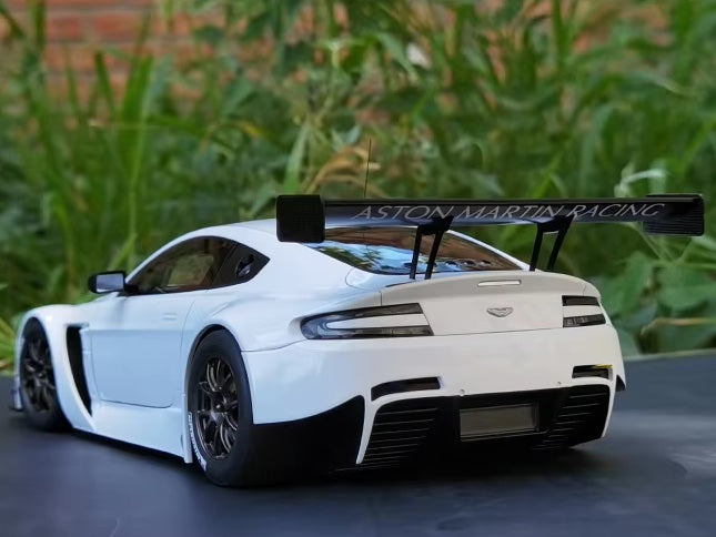 Aston Martin Vantage V12 GT3 1:18