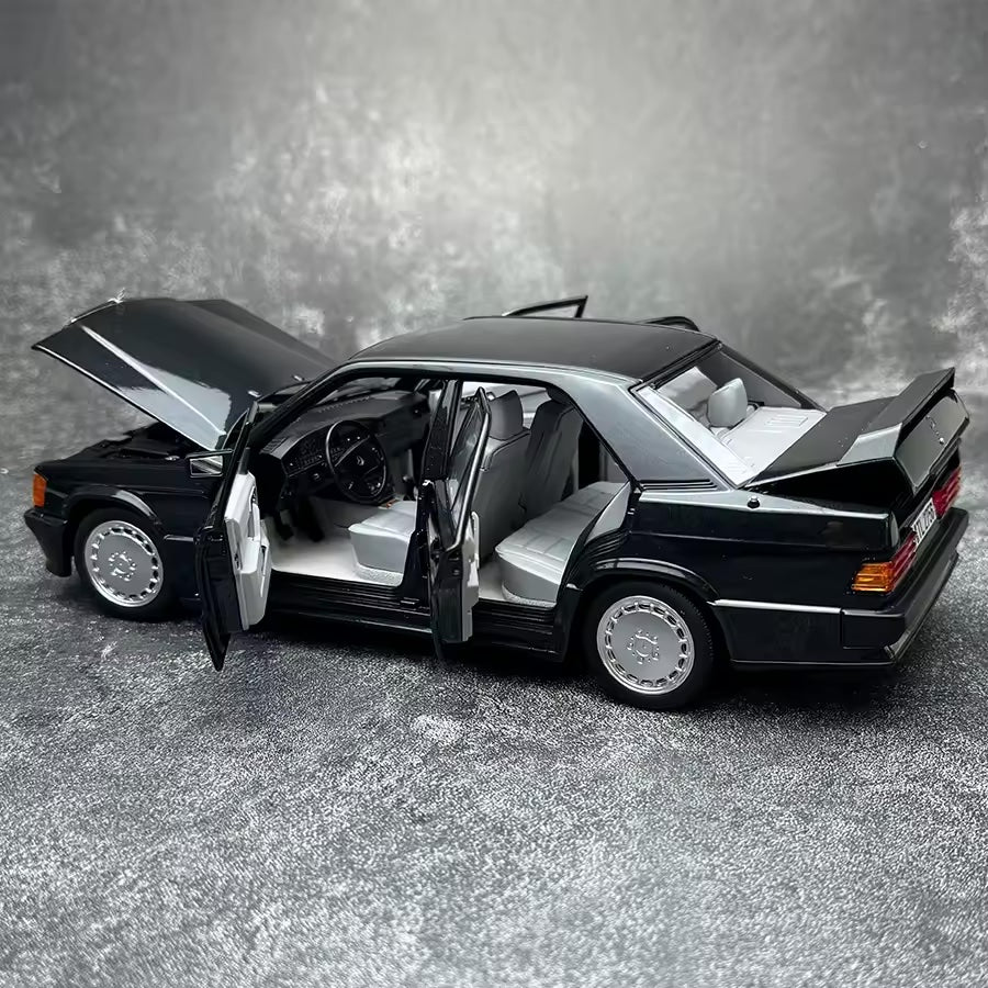 Mercedes-Benz E-Class 190E W201 1984 1:18