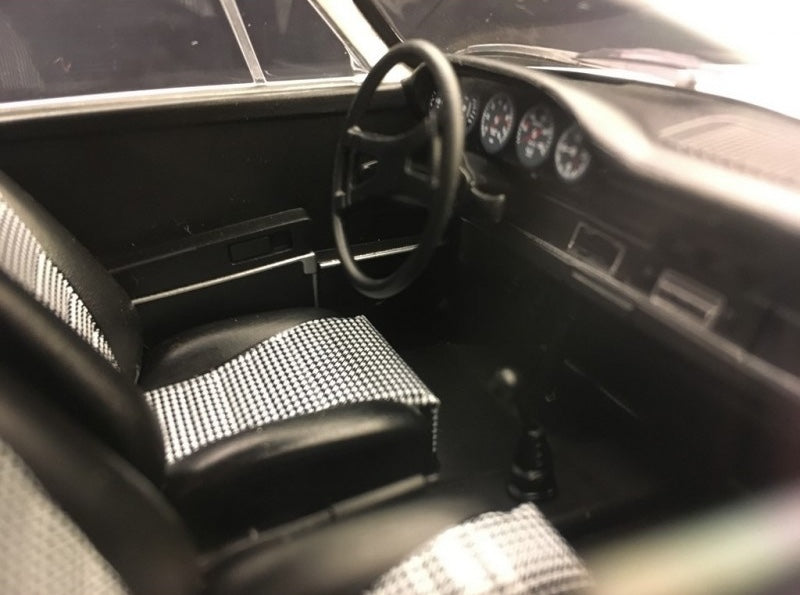 Porsche 911 RS 1973 1:18