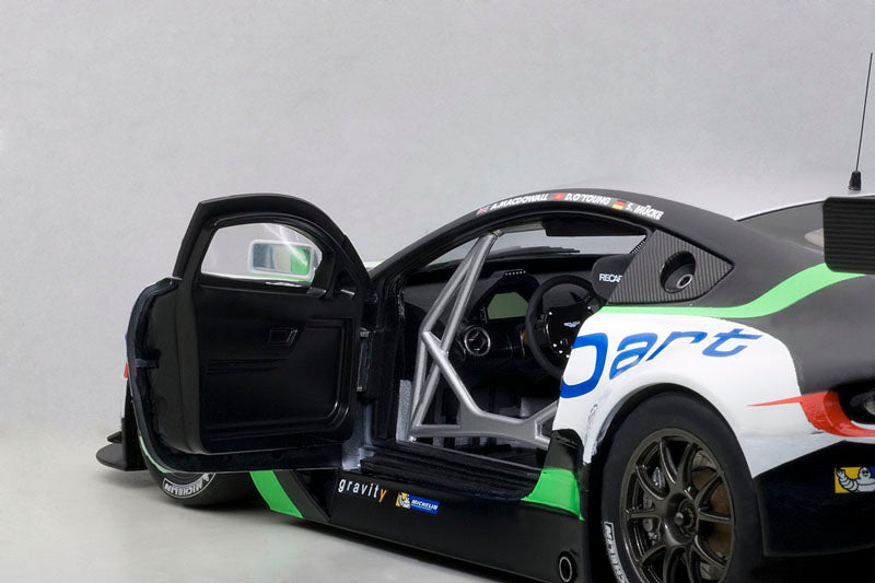 Aston Martin V12 Vantage 1:18