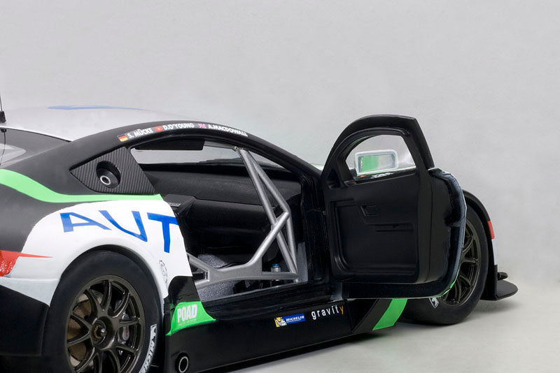 Aston Martin V12 Vantage 1:18