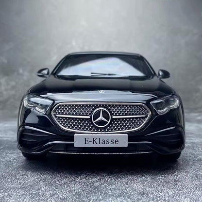 Mercedes-Benz E Class E450 W214 1:18