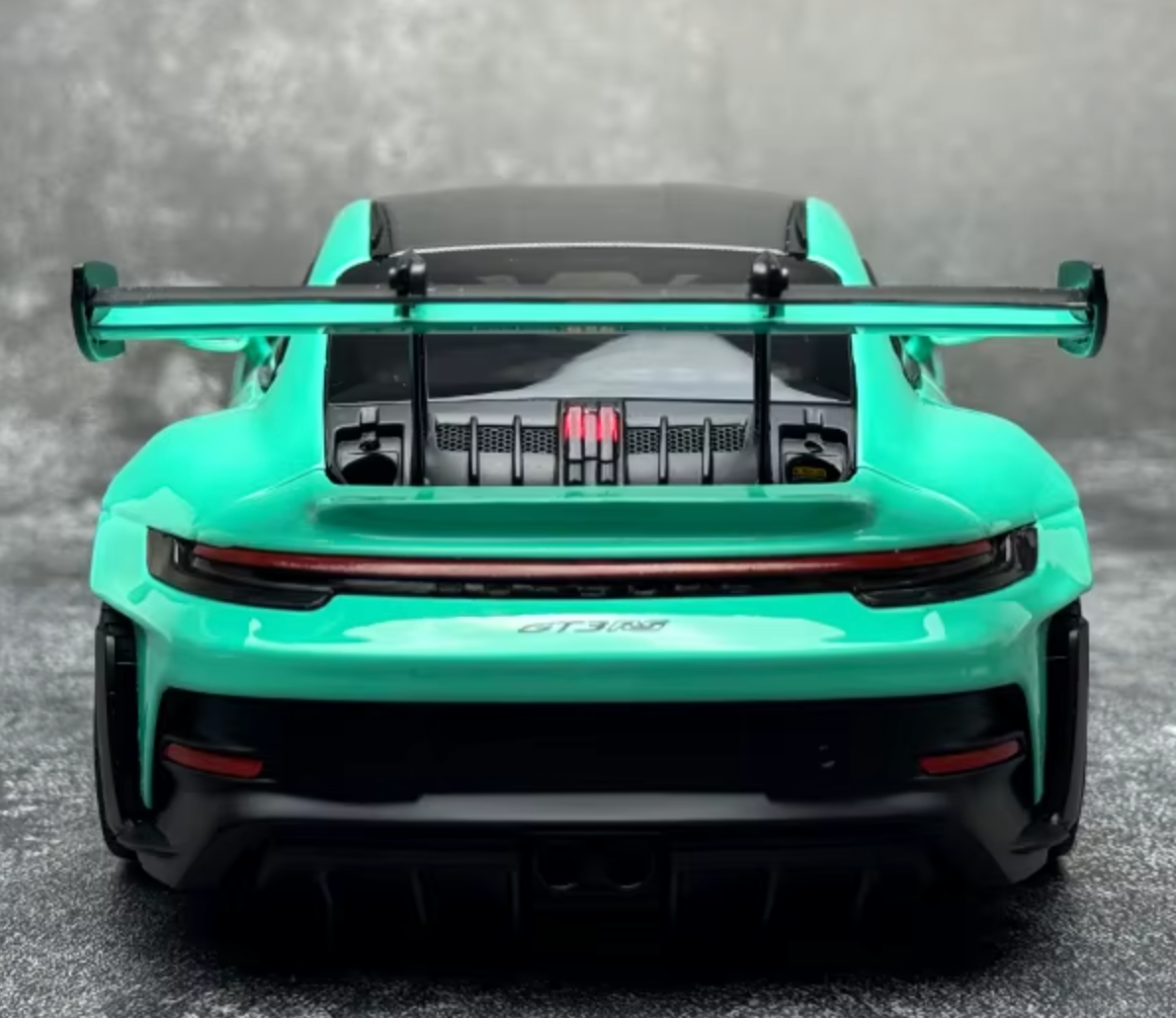Porsche 911 (992) GT3 RS 1:18