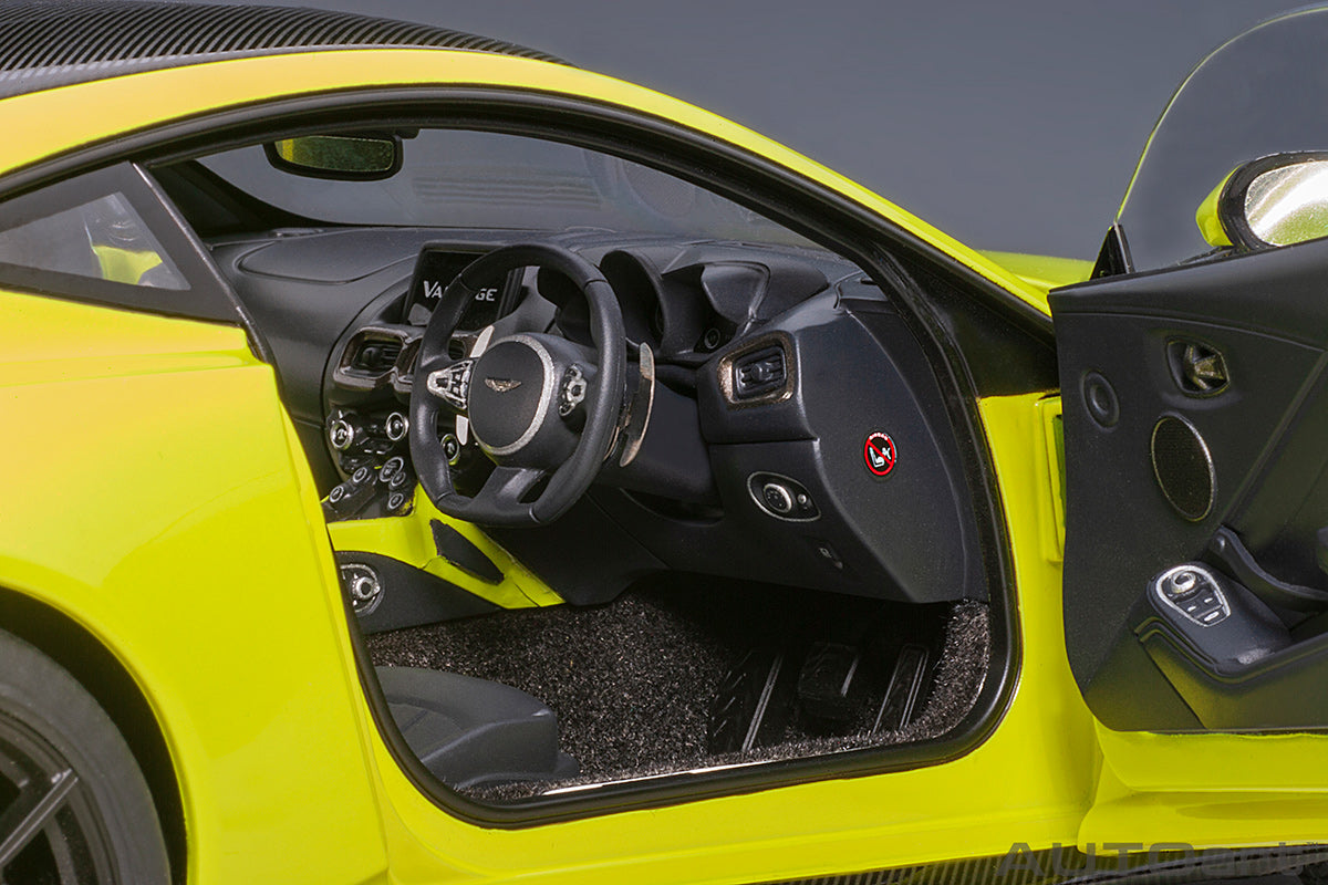 Aston Martin Vantage 1:18