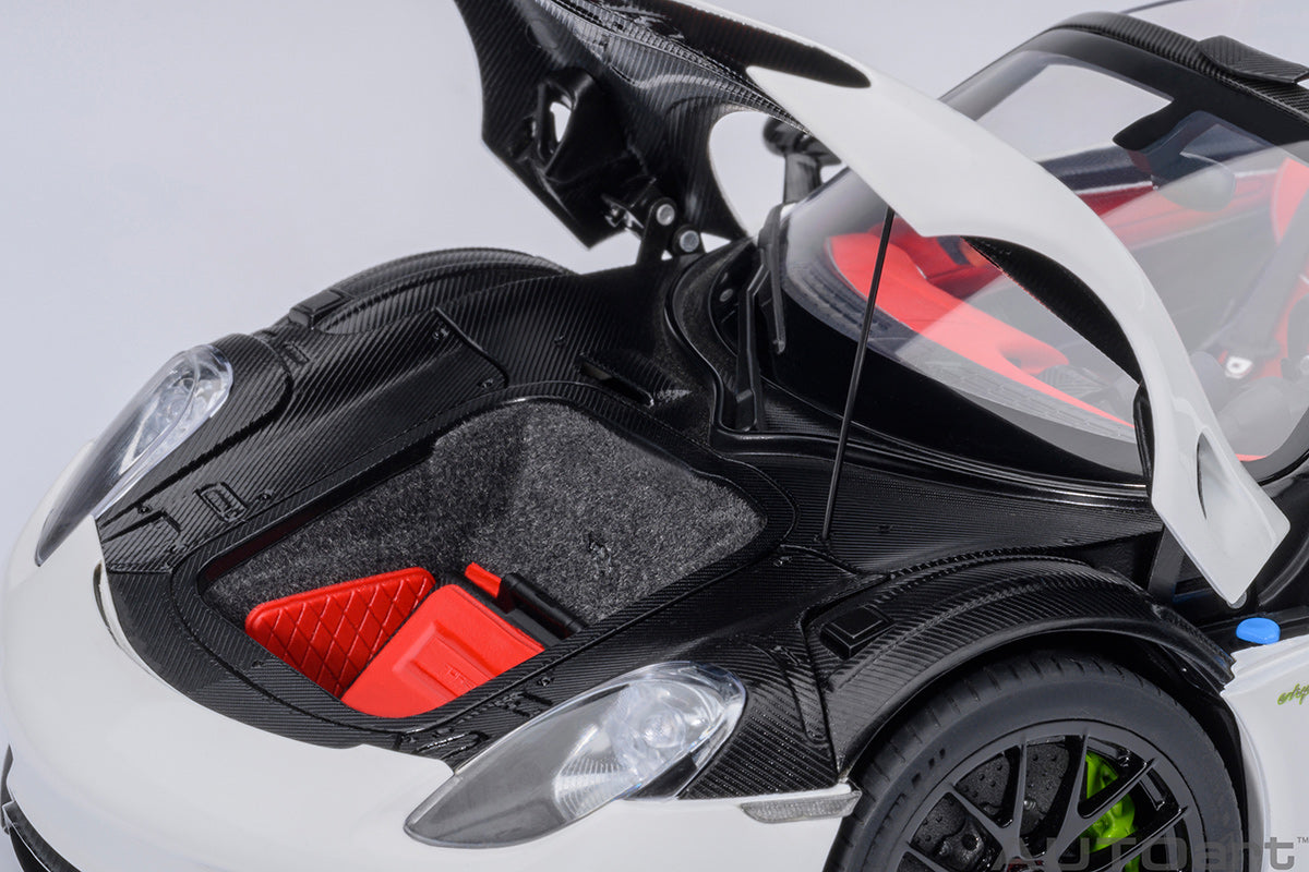 Porsche 918 Spyder Weissach Package 1:18