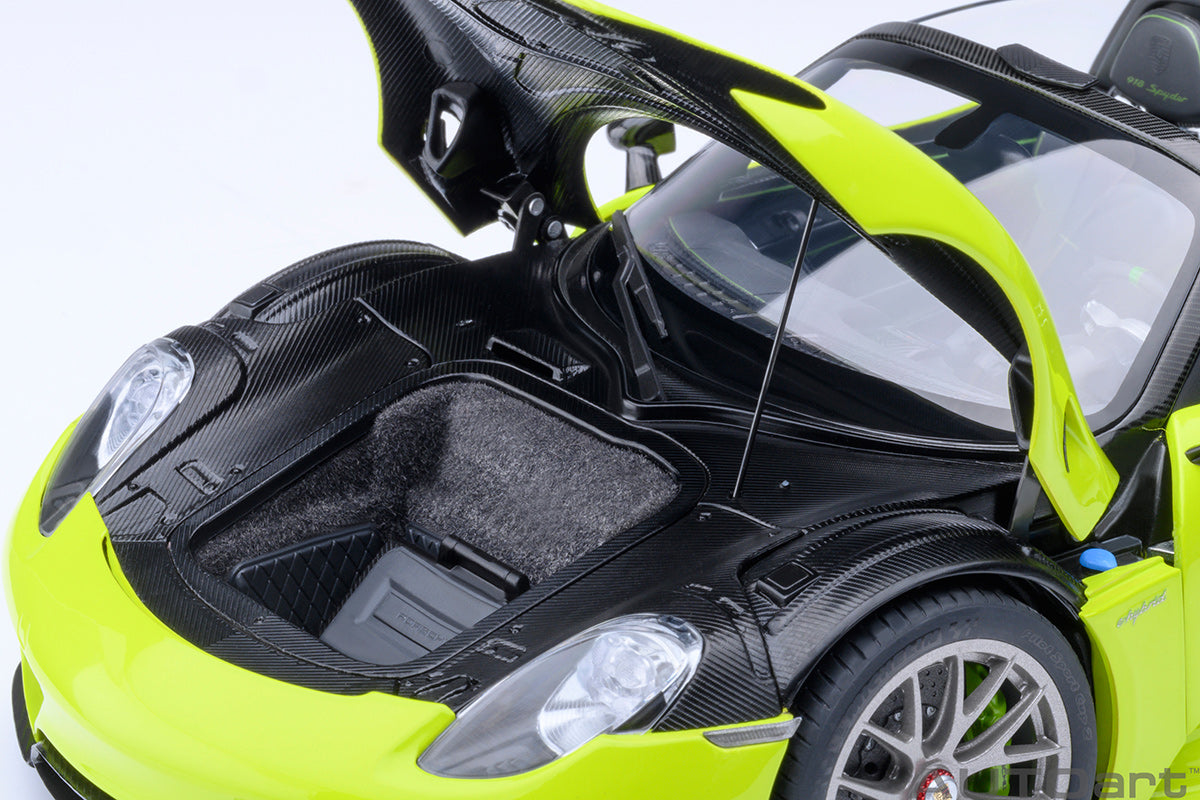 Porsche 918 Spyder Weissach Package 1:18