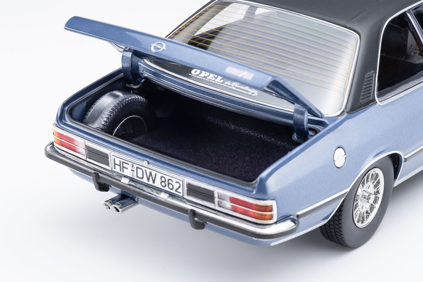 Opel Commodore B GS/E Coupé 1975 1:18