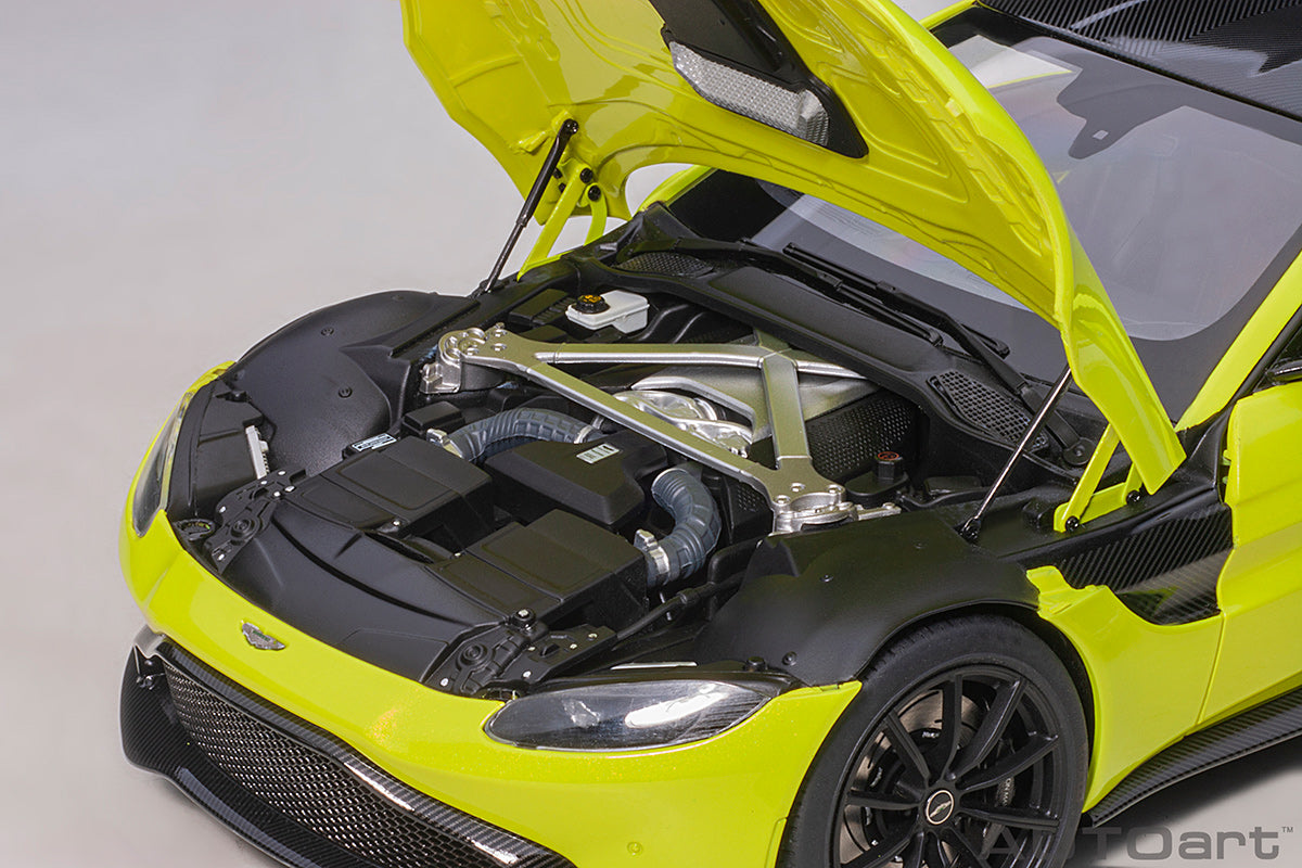 Aston Martin Vantage 1:18