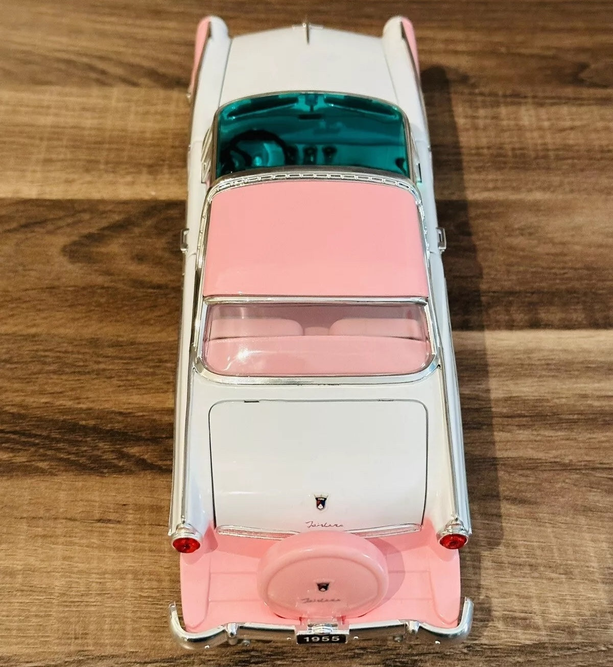 Ford Ford Fairlane Crown Victoria 1955 1:18