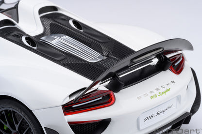 Porsche 918 Spyder Weissach Package 1:18
