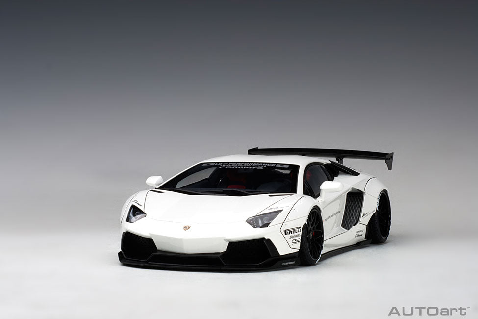 Lamborghini Aventador Liberty Walk LB-WORKS 2015 1:18